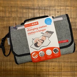 Skip Hop Pronto Baby Changing Station & Diaper Clutch
